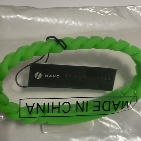 Marc by Marc Jacobs Toucan Green Braided Silicone Workwear Bracelet - Picture 4 of 4